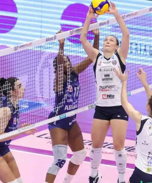 L’ex regina del volley dopo l’addio rischia di sparire del tutto: le foto