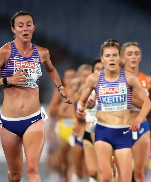 Crolla durante la gara: l’atleta scopre di avere l’epilessia. Foto