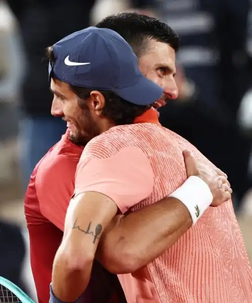 Roland Garros, dopo la sconfitta Lorenzo Musetti incorona Novak Djokovic