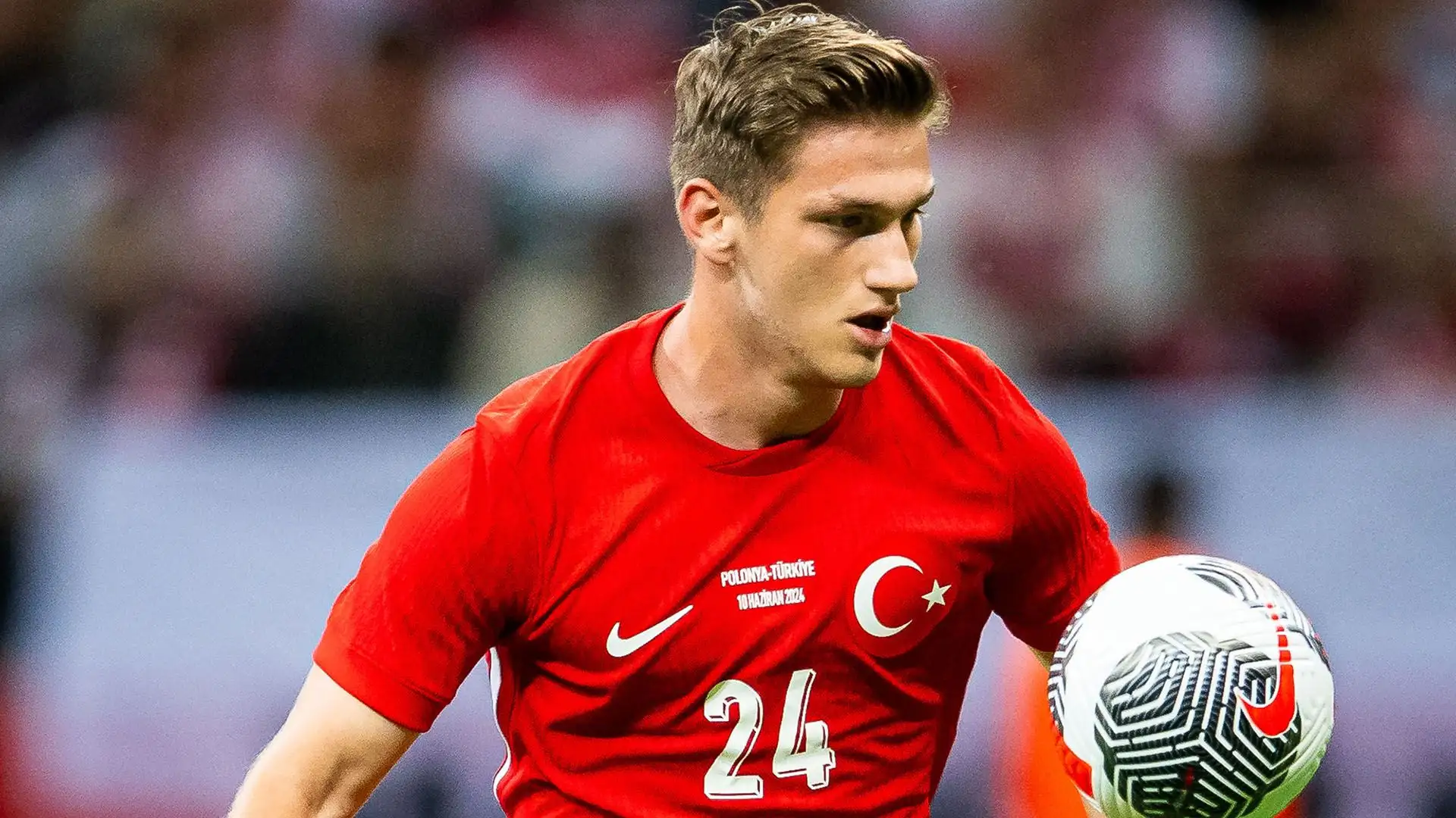 Classe 2005 del Besiktas, il turco gioca come punta centrale
