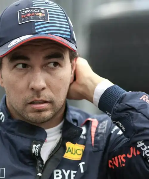 Sergio Perez la combina grossa: Max Verstappen è durissimo con lui. Foto