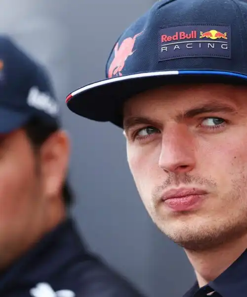 Sergio Perez mette nei guai Max Verstappen? Duro attacco dell’ex campione del mondo. Foto