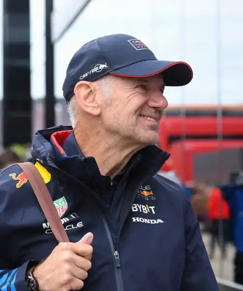 Adrian Newey non rivela il suo futuro ma cita due piloti con cui vorrebbe lavorare