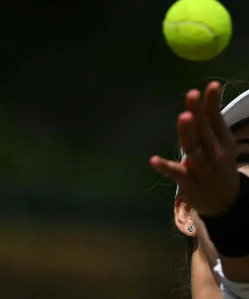 Anna Kalinskaya e Jannik Sinner a braccetto a Wimbledon: le foto