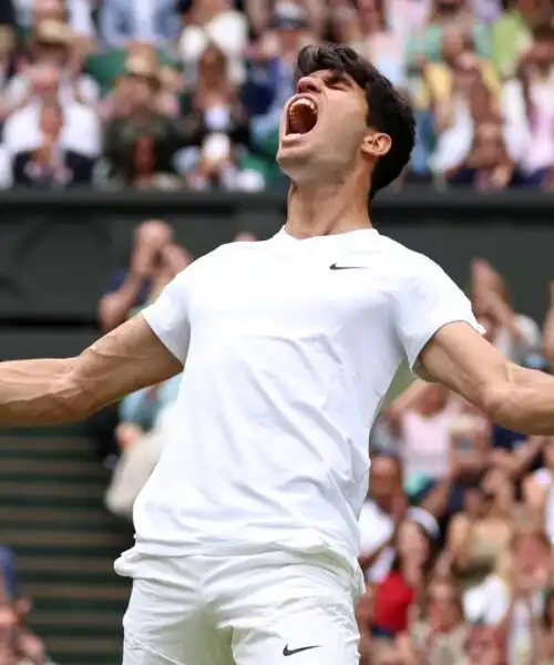 Carlos Alcaraz batte Medvedev e torna in finale a Wimbledon. Ora Musetti-Djokovic