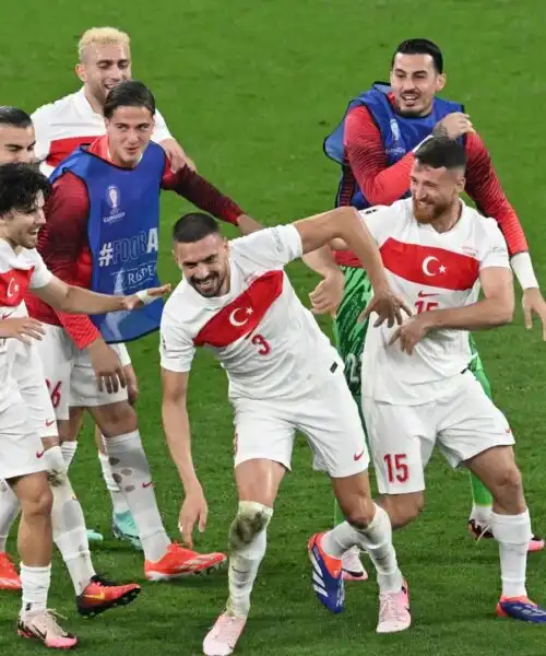 Euro 2024: Demiral fa il bomber, la Turchia di Montella è ai quarti. Austria fuori