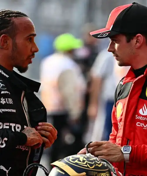 Charles Leclerc non teme l’arrivo di Lewis Hamilton in Ferrari