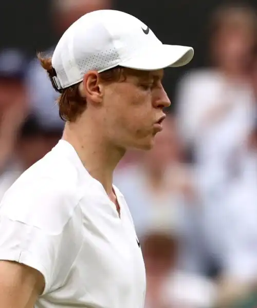 Wimbledon: uno strepitoso Jannik Sinner strappa il quarto set a Daniil Medvedev