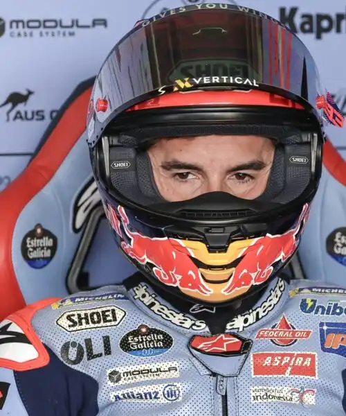 Ducati Race Of Champions: polemiche per il contatto Marc Marquez-Bulega. Vince Pecco Bagnaia