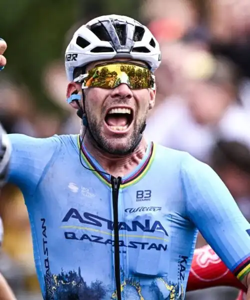 Tour de France: Mark Cavendish vince la quinta tappa e scrive la storia