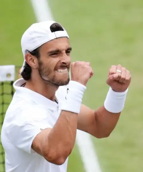 Lorenzo Musetti da favola, è nei quarti a Wimbledon