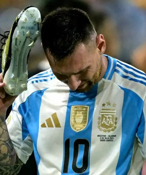 Prima le lacrime, poi la gioia: le foto della pazza serata di Leo Messi