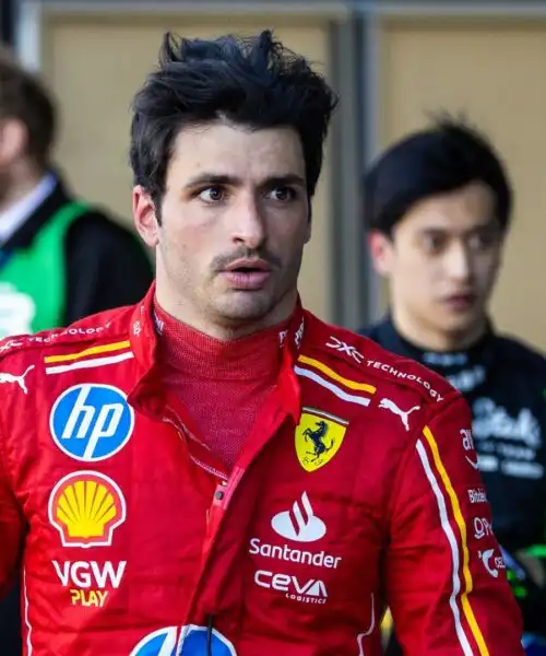 Carlos Sainz amareggiato per l’addio alla Ferrari