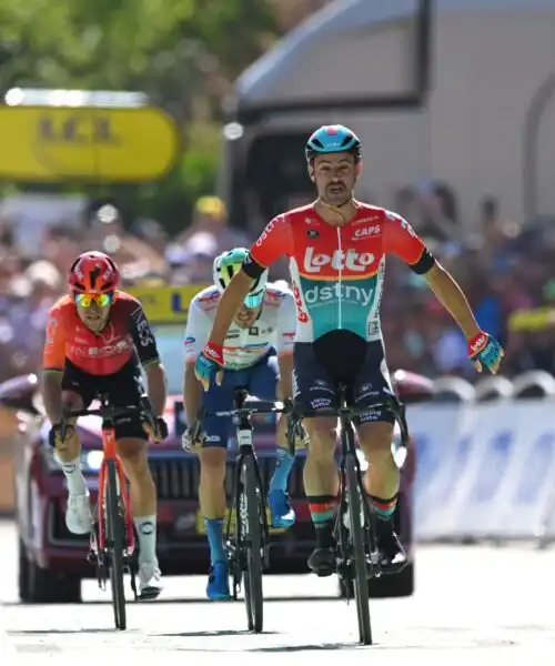 Tour de France, Victor Campenaerts vince a Barcelonnette