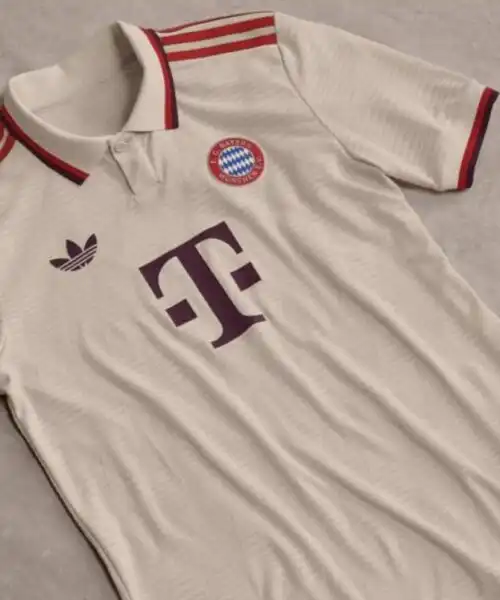 Bayern Monaco, maglia spaziale per la Champions League: le immagini