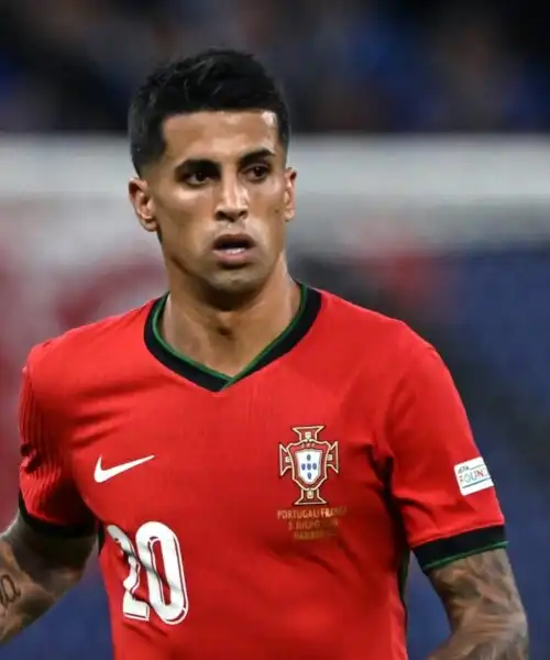 Joao Cancelo: destinazione sorprendente! Le foto