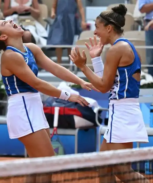 Olimpiadi Parigi 2024, Sara Errani e Jasmine Paolini in festa: è oro!