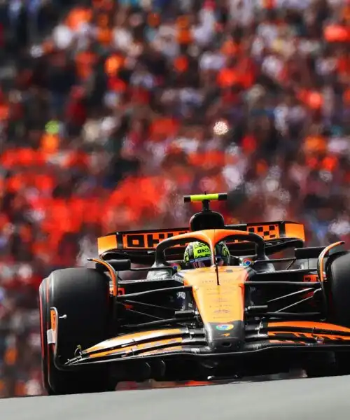 F1 Olanda: Norris in pole, beffato Verstappen. Leclerc in terza fila, male Sainz e Hamilton