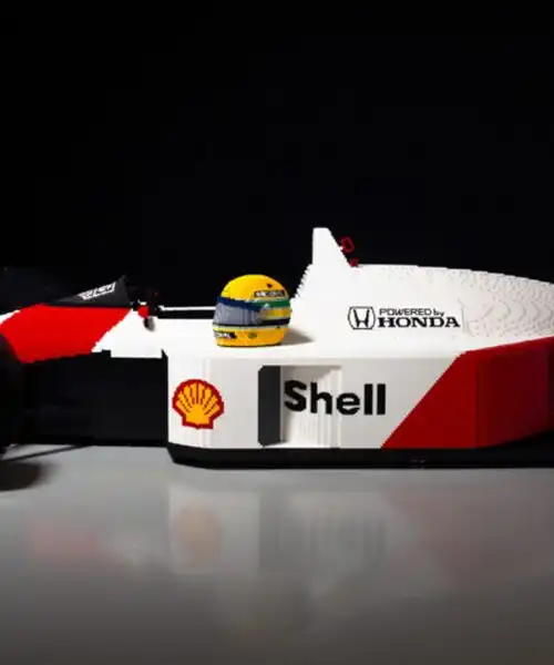 400.000 mattoncini LEGO per la McLaren di Ayrton Senna che arriva a Monza