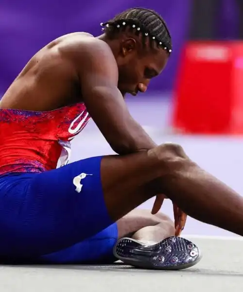 Olimpiadi Parigi 2024: Noah Lyles alza bandiera bianca