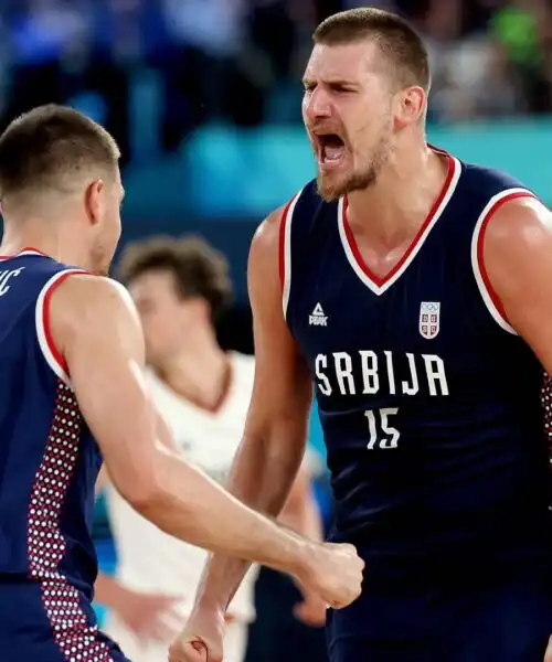 Un sontuoso Nikola Jokic porta la Serbia sul podio