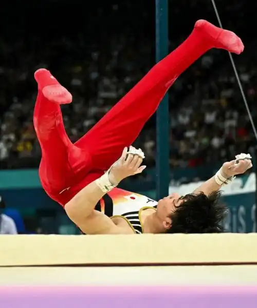 Olimpiadi, incidente per l’atleta giapponese: le foto