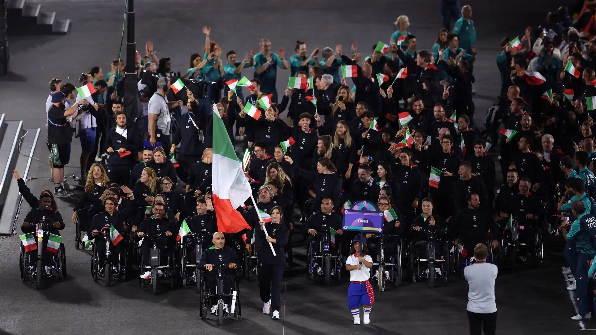 Paralimpiadi Parigi 2024, applausi per l'Italia durante la cerimonia d