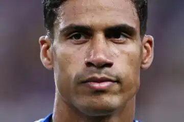 Tegola Como: Raphael Varane si è fatto subito male