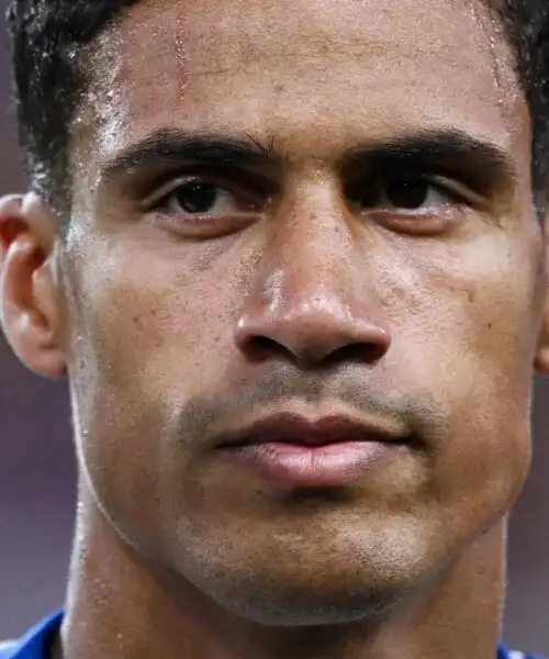 Tegola Como: Raphael Varane si è fatto subito male