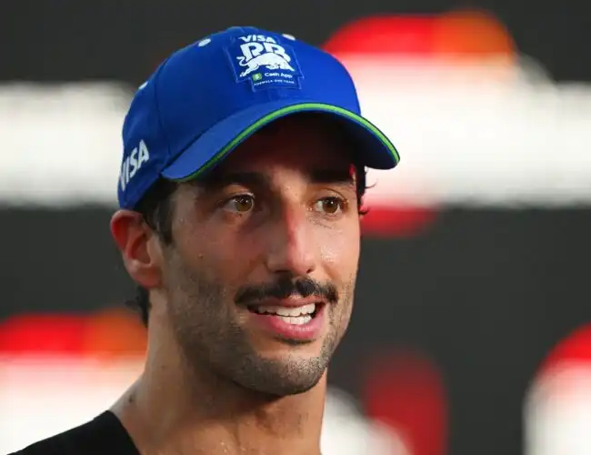 La Racing Bulls licenzia Daniel Ricciardo che dà l’addio alla F1