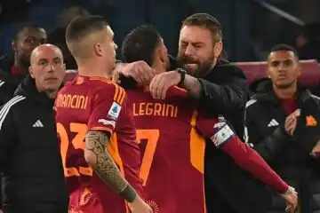 Daniele De Rossi, l’affettuoso saluto da parte dei senatori della Roma