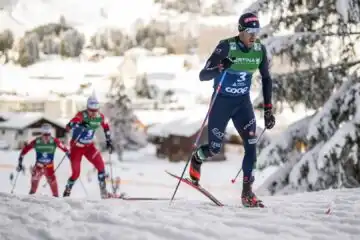 Federico Pellegrino esulta per la Coppa del Mondo a Cogne