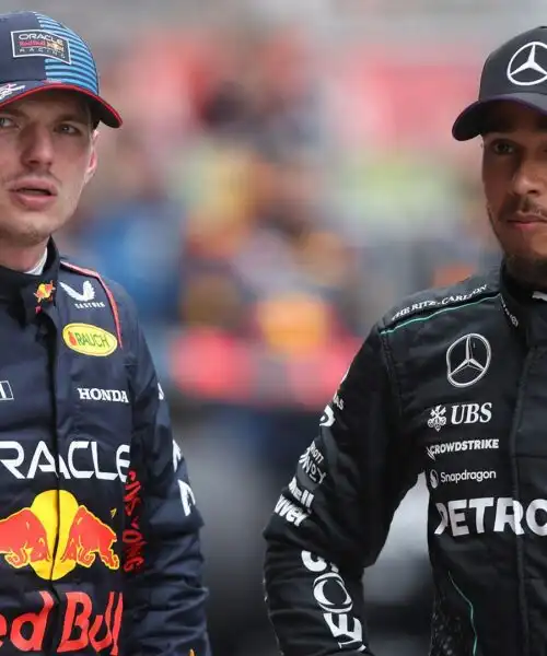 F1 contro le parolacce: bordate di Verstappen e Hamilton. Le foto