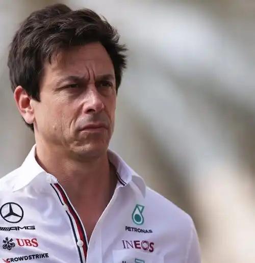 George Russell: Toto Wolff risponde a tono a Christian Horner