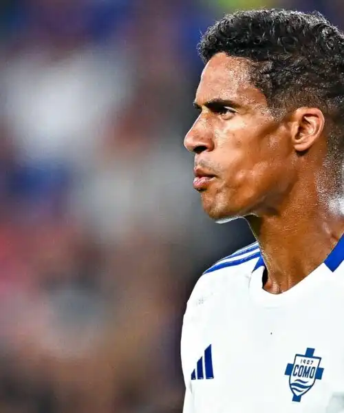 Dalla Francia sicuri: svolta inattesa sul futuro di Raphael Varane