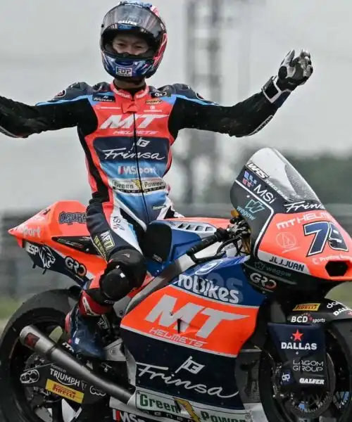 Moto2, Thailandia: vince Aron Canet ma il Mondiale è di Ai Ogura