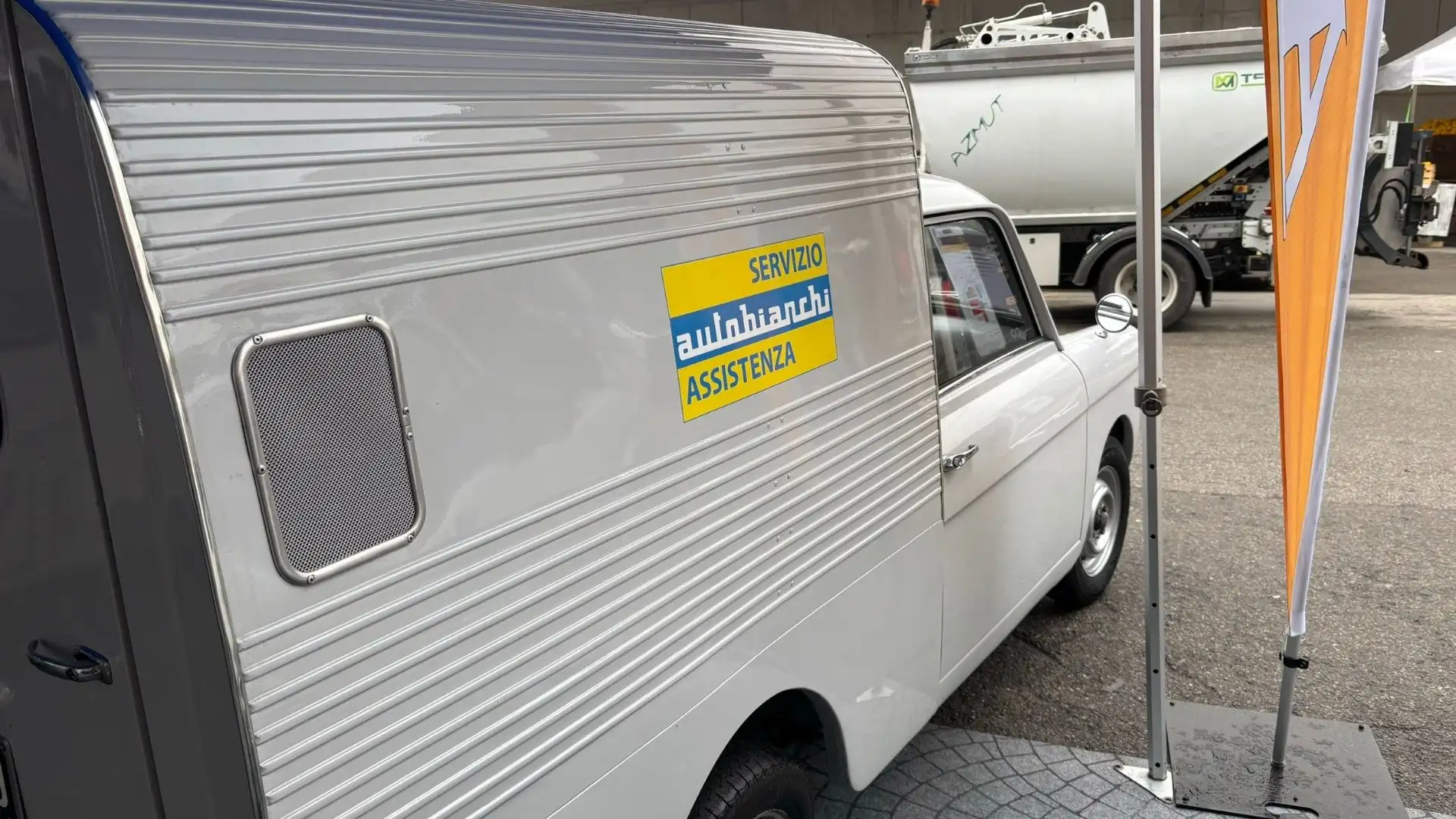 L'Autobianchi lo sviluppò sul telaio della versione Panoramica 