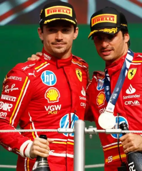 Ferrari, Carlos Sainz e Charles Leclerc ora escono allo scoperto