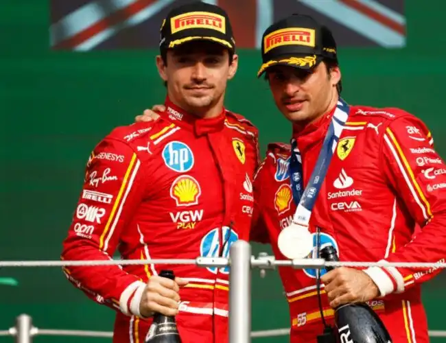 Ferrari, Carlos Sainz e Charles Leclerc ora escono allo scoperto