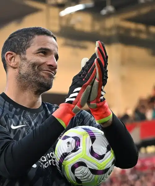 Para due rigori ad un bambino e fa infuriare tutto lo stadio: le foto