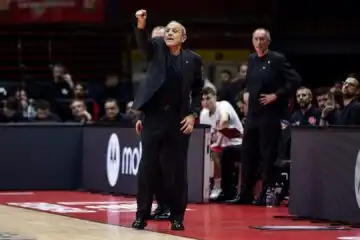 Eurolega, Milano crolla a -22 poi manca la rimonta, Ettore Messina furioso