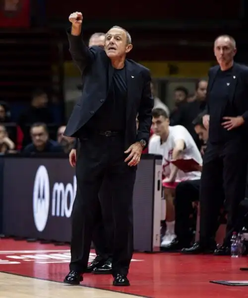 Eurolega, Milano crolla a -22 poi manca la rimonta, Ettore Messina furioso