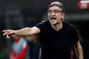 Ivan Juric reclama un rigore e chiede più rabbia