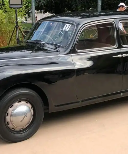 Lancia Aurelia, la preferita da Ernest Hemingway: le foto di una vettura straordinaria