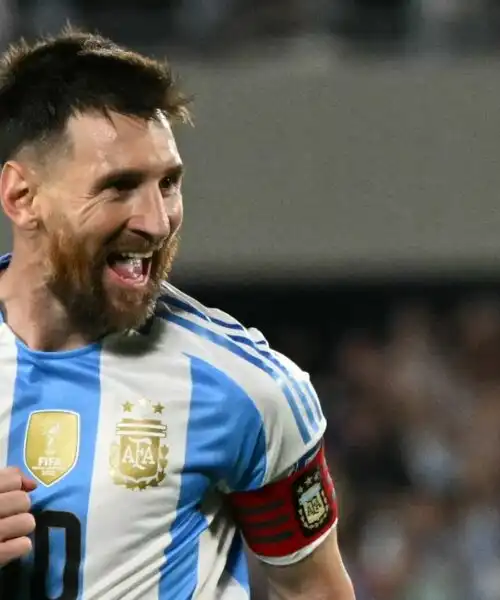 Messi brutale, tripletta favolosa. Ma poi spaventa i tifosi. Foto