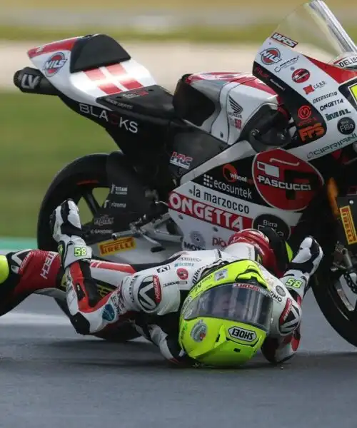 Quante cadute in pista a Phillip Island! Le foto dei paurosi incidenti