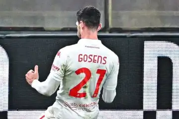 Robin Gosens decisivo con il Genoa, la Fiorentina espugna il Ferraris