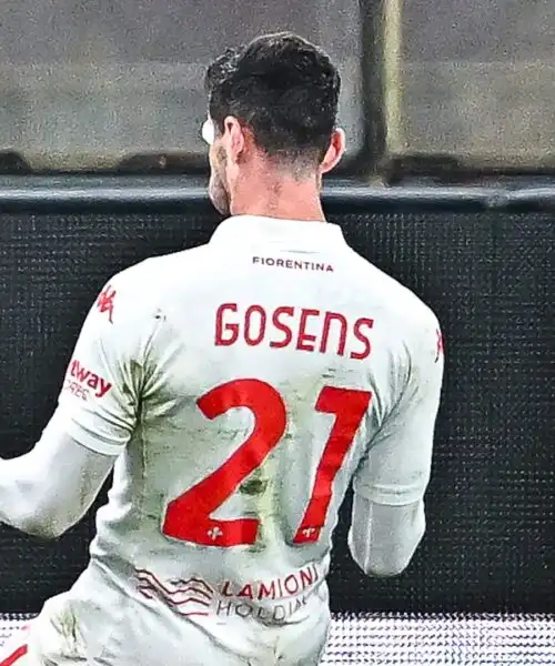 Robin Gosens decisivo con il Genoa, la Fiorentina espugna il Ferraris