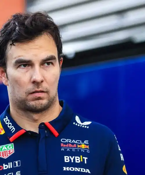 La Red Bull spaventa Sergio Perez: le foto