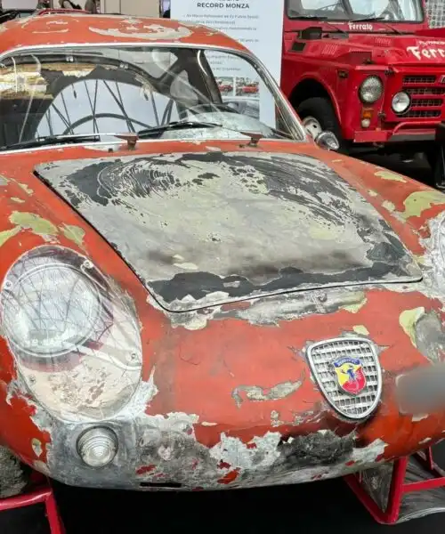 Abarth 700 Bialbero Record Monza: le foto di un gioiello della casa dello Scorpione